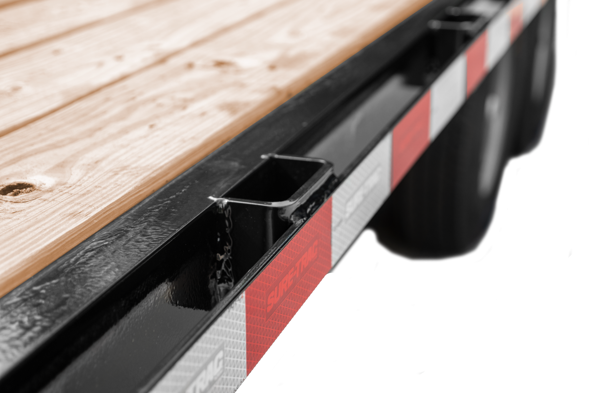 Close-Up of the Rub Rail on the SD Beavertail Deckover