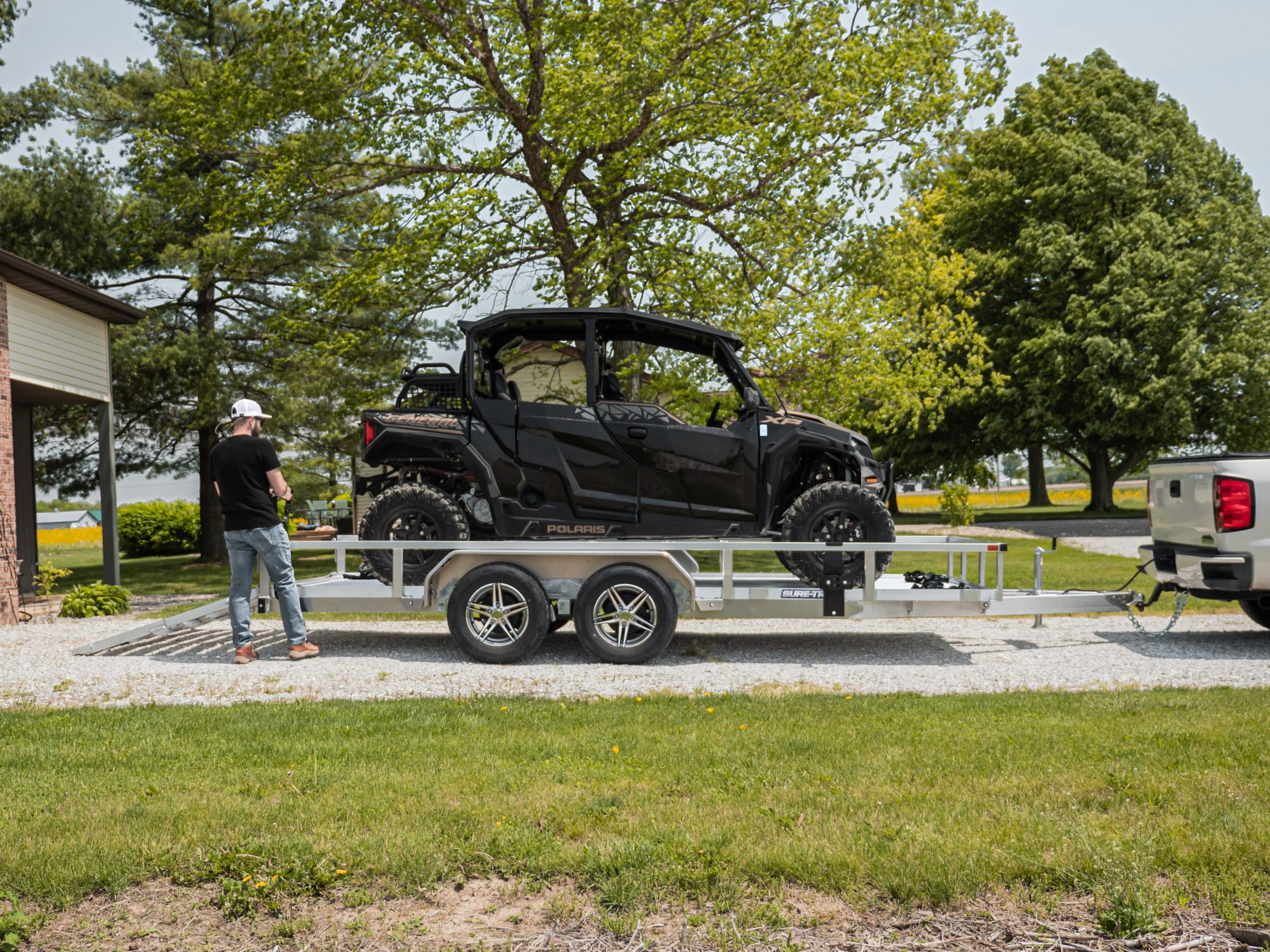 Trailers | Featured AluminumTubeTop_Lifestyle-05