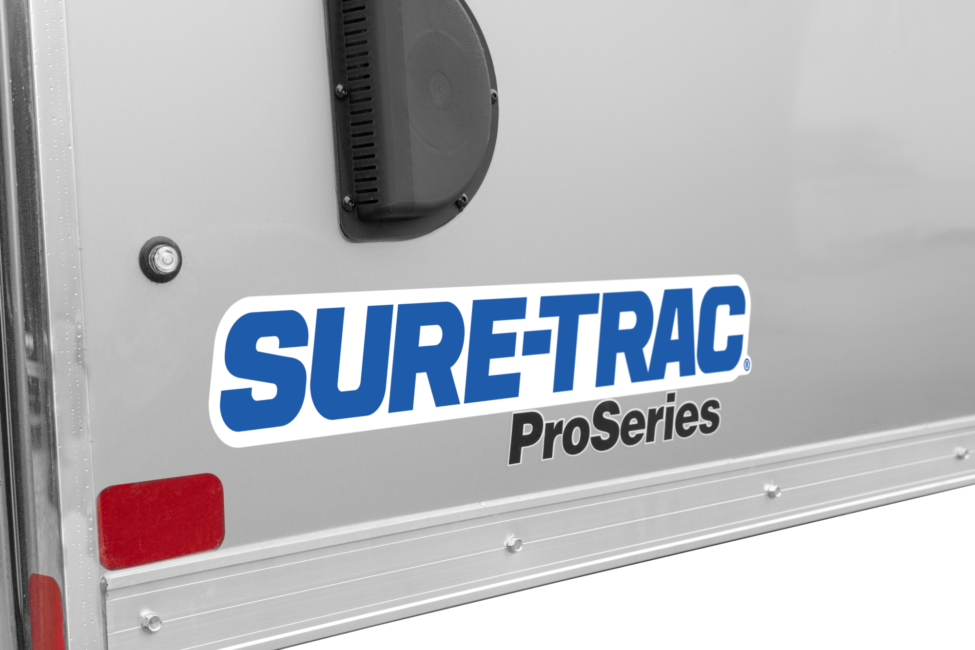 Pro Series Wedge Car Hauler | Side, tilted, gray, Hauler, close-up of Flow-Through Scoop Vent