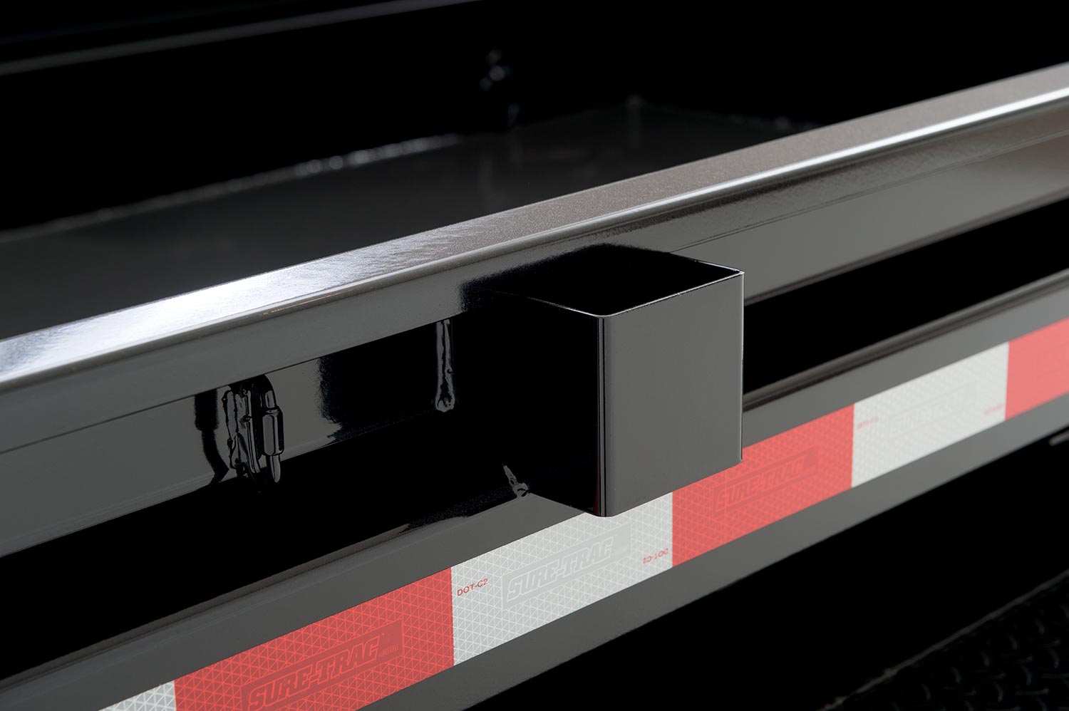 zoomed in view of the sd low profile dump trailer